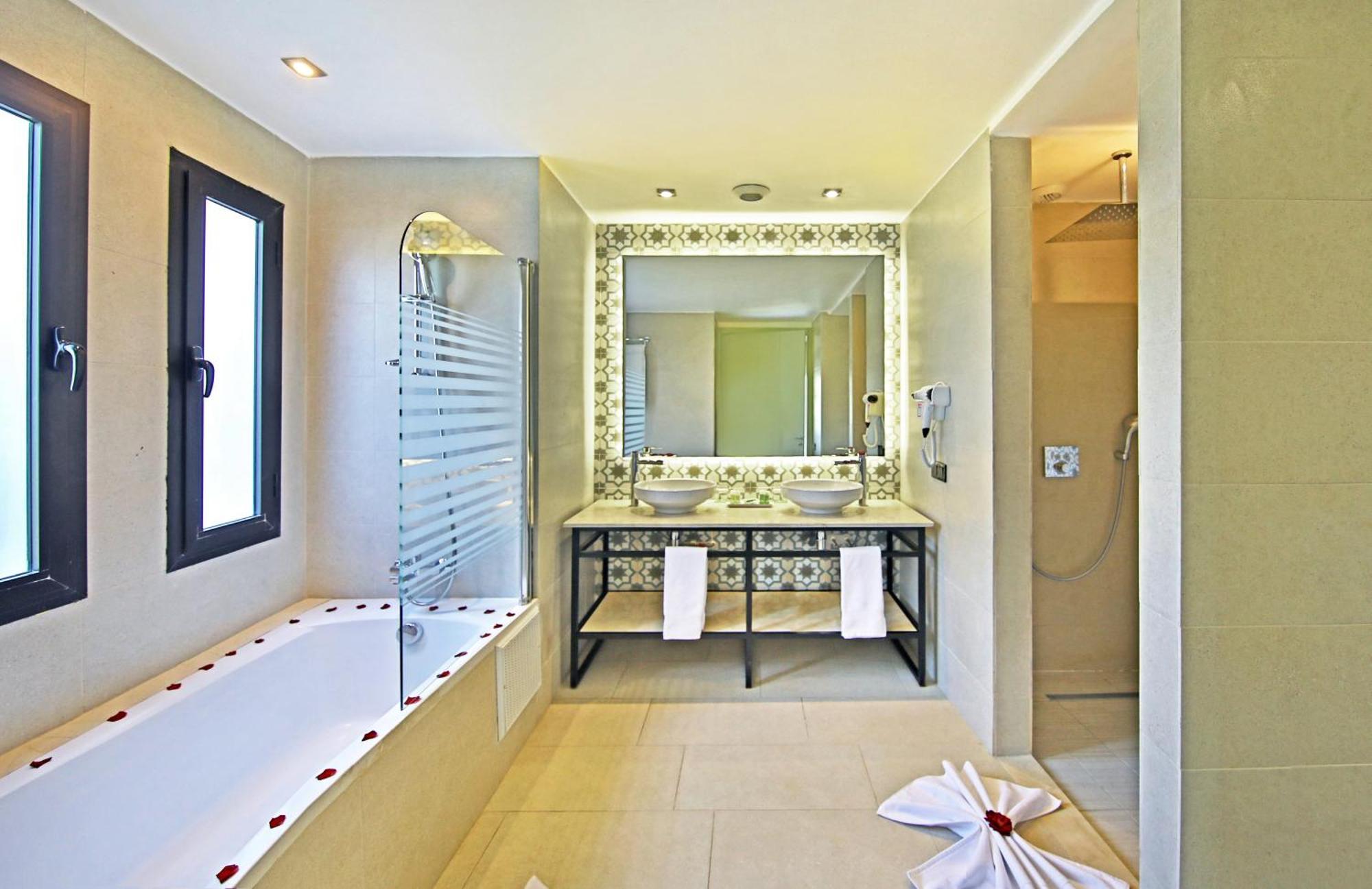 فندق كنزي كلوب أكدال المدينة - الشامل كلياً Lahebichate المظهر الخارجي الصورة Bathroom