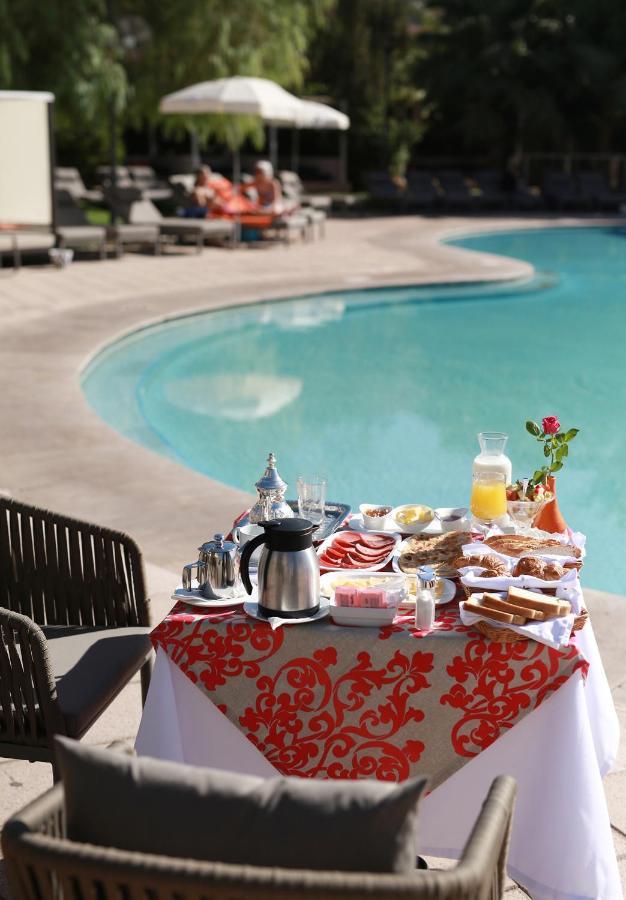 فندق كنزي كلوب أكدال المدينة - الشامل كلياً Lahebichate المظهر الخارجي الصورة Breakfast at the pool